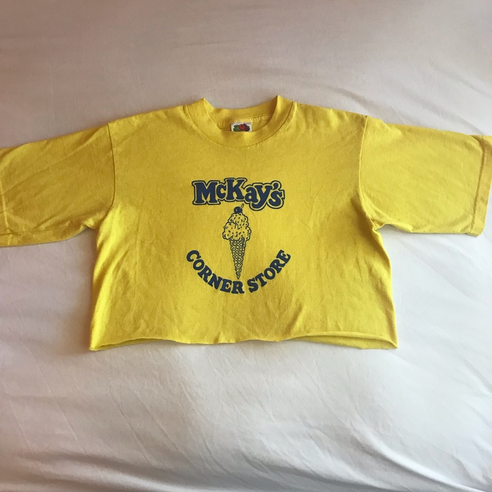 Vintage Cropped Graphic Tee 🍦